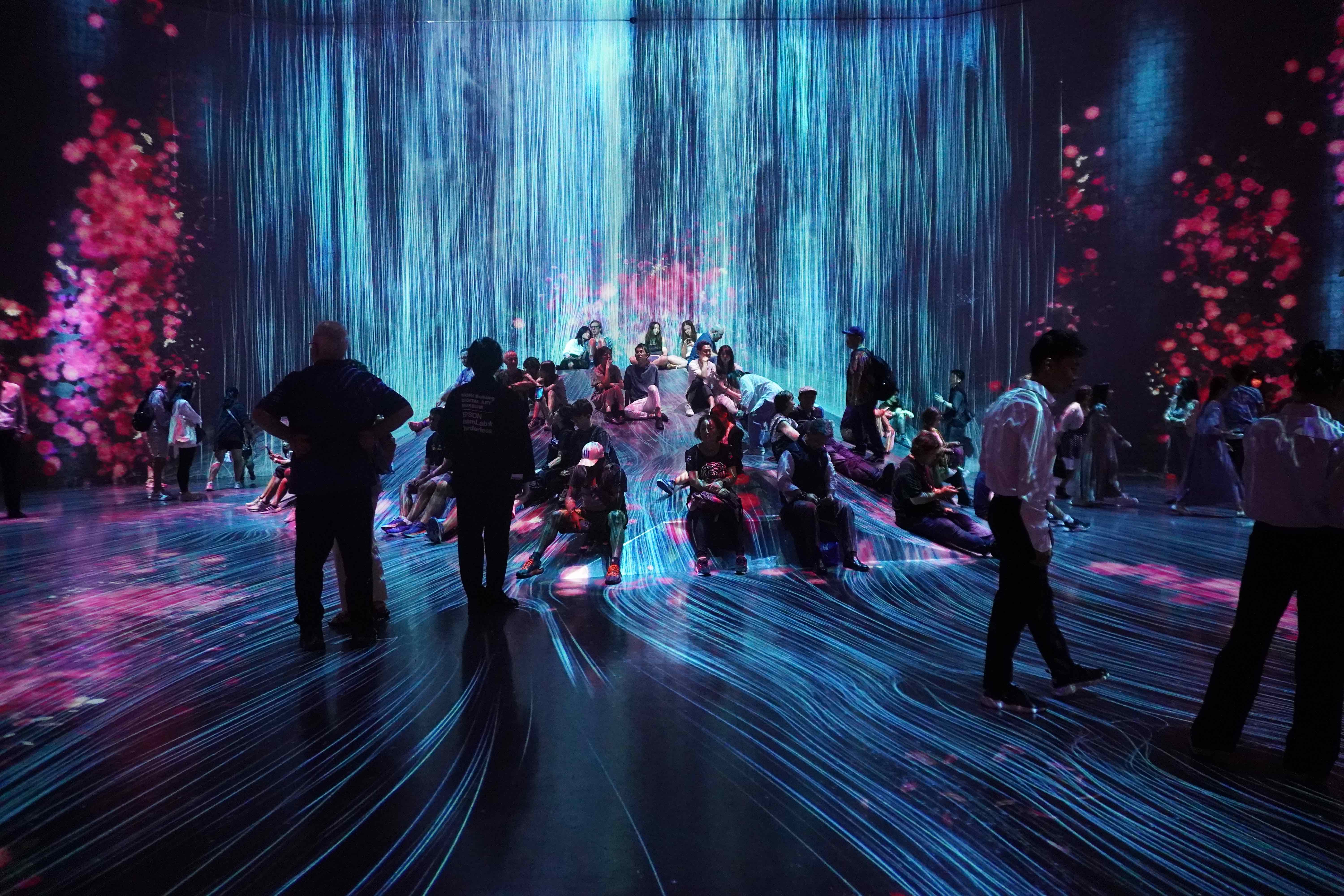 An immersive exhibit at teamLabs.